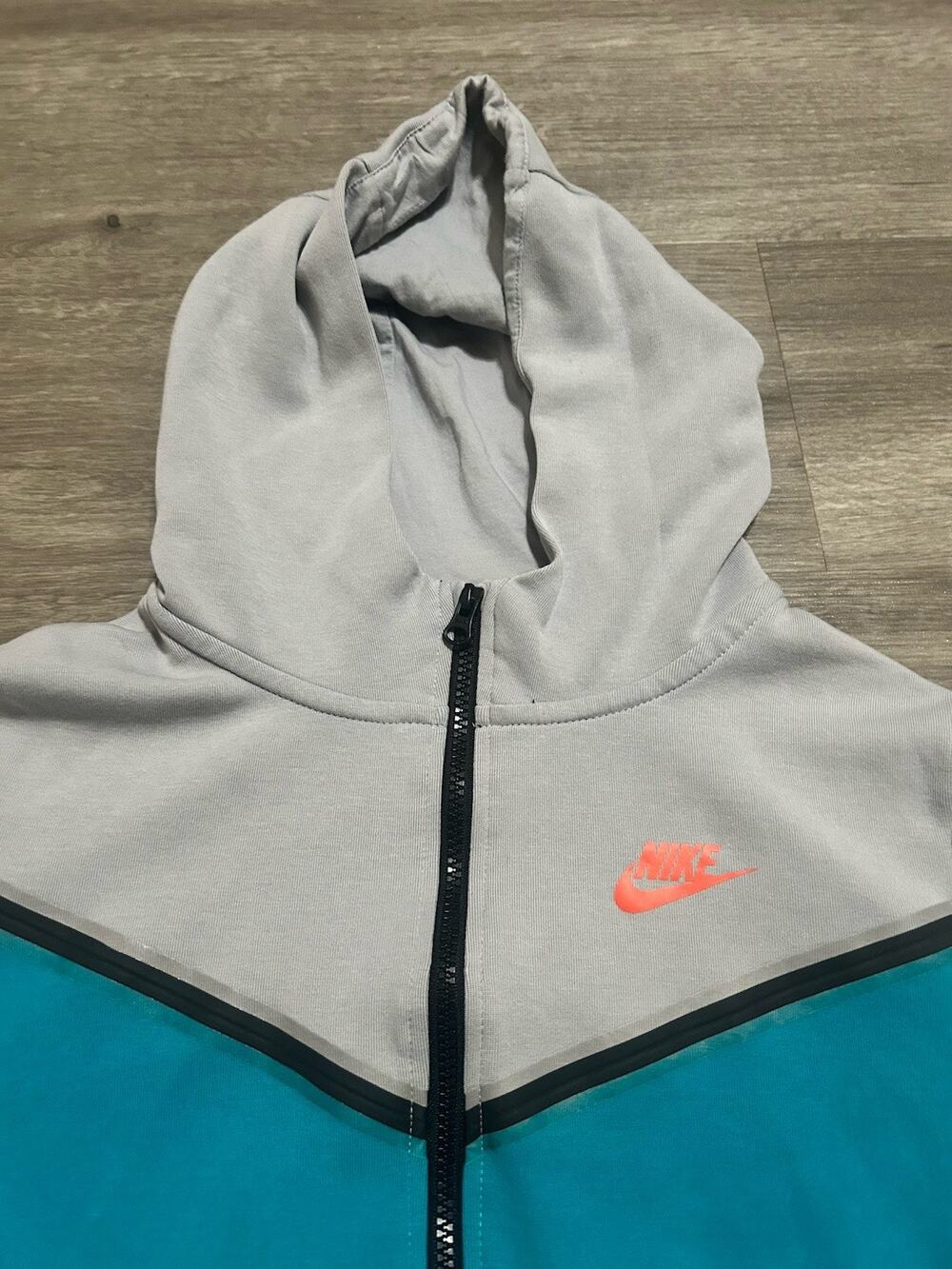 Nike Tech Fleece Hoodie Youth XL Grey/Turquoise/Orange CU4489-012 Arm Pocket